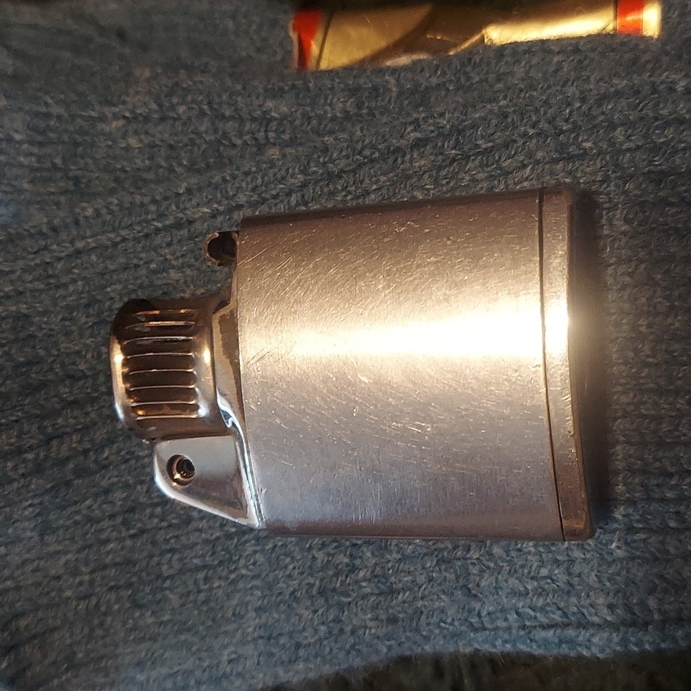 Antique ronson wildlite zippo like lighter